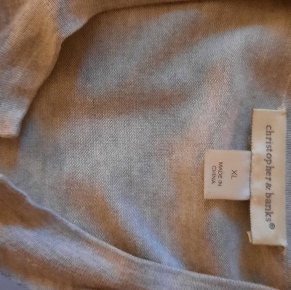 Striped Cardigan with beads and flowers. - Picture 4 of 6